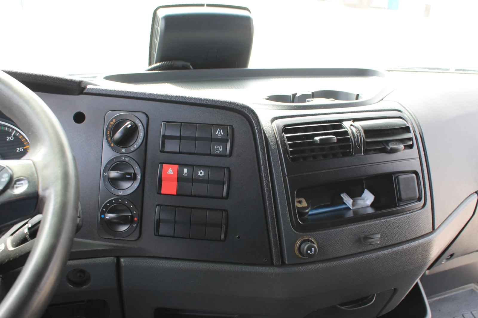 Mercedes-Benz Atego 1221, снимка 11 - Камиони - 52090687