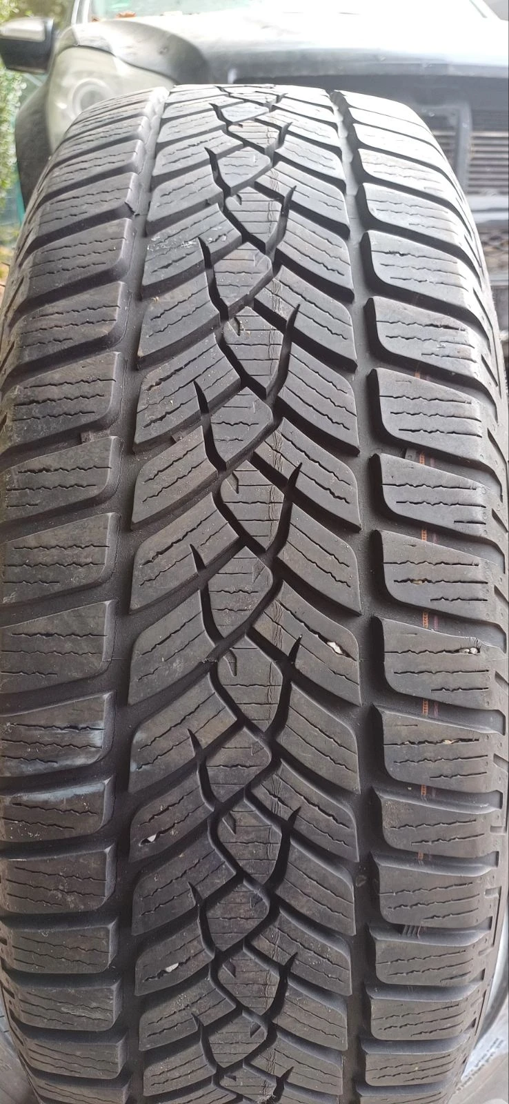 Гуми Зимни 205/60R16, снимка 2 - Гуми и джанти - 52129557