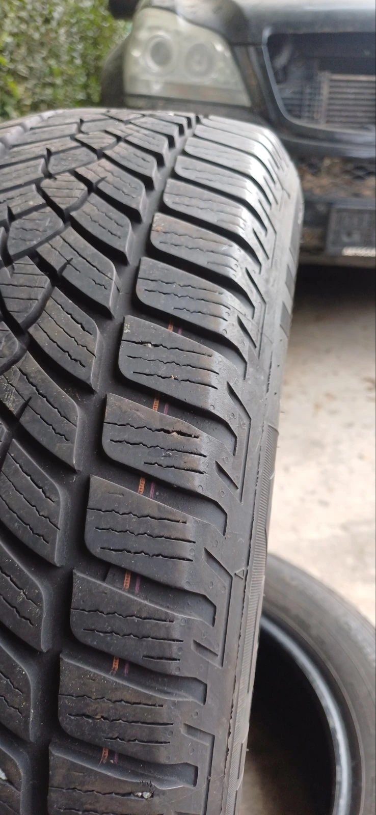 Гуми Зимни 205/60R16, снимка 3 - Гуми и джанти - 52129557