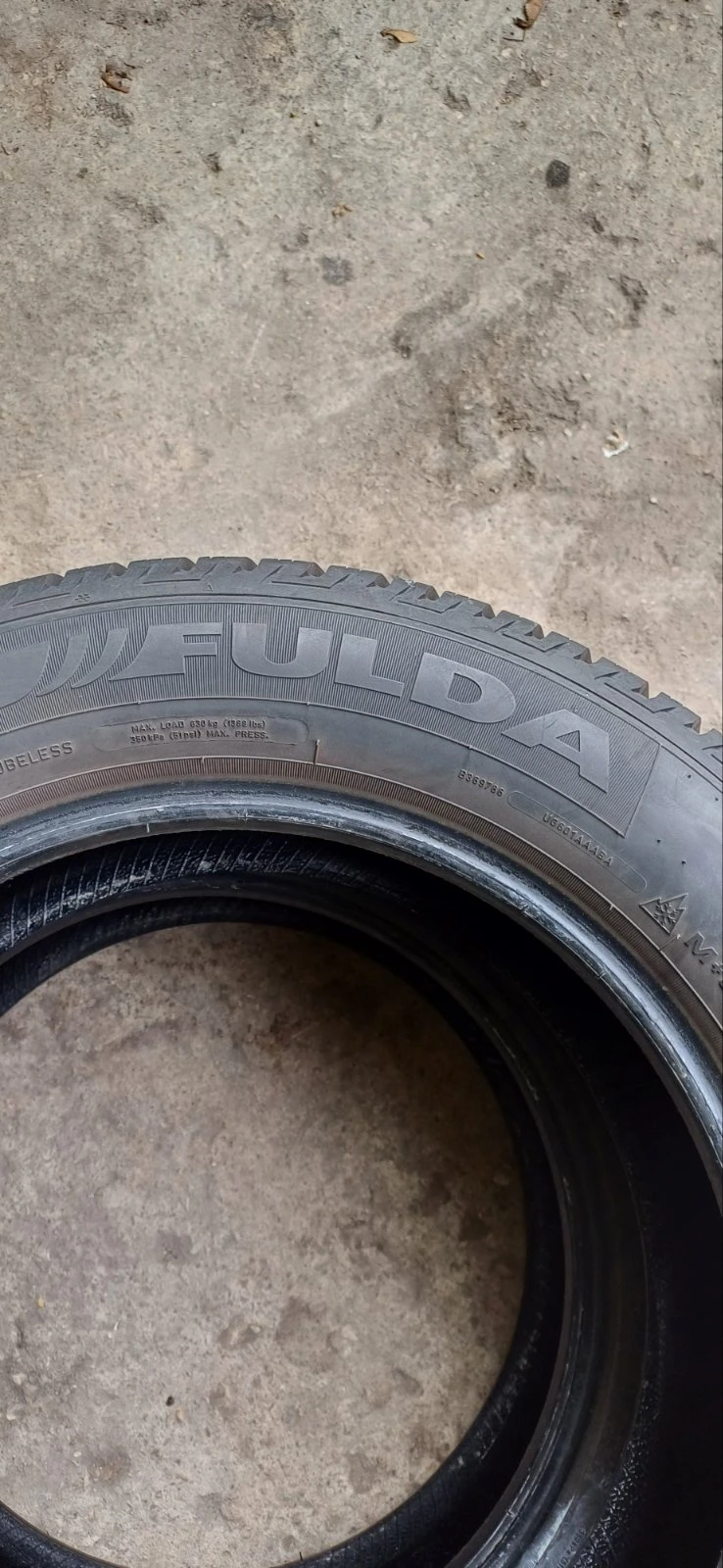 Гуми Зимни 205/60R16, снимка 5 - Гуми и джанти - 52129557