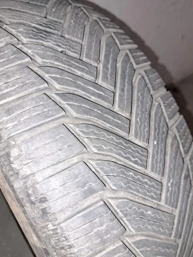 Гуми Зимни 205/55R16, снимка 7 - Гуми и джанти - 53138247