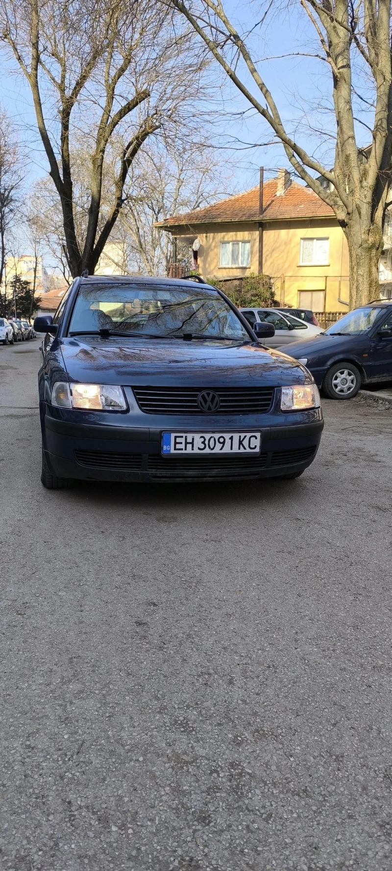 VW Passat 1.9 TDI, снимка 1 - Автомобили и джипове - 49439322