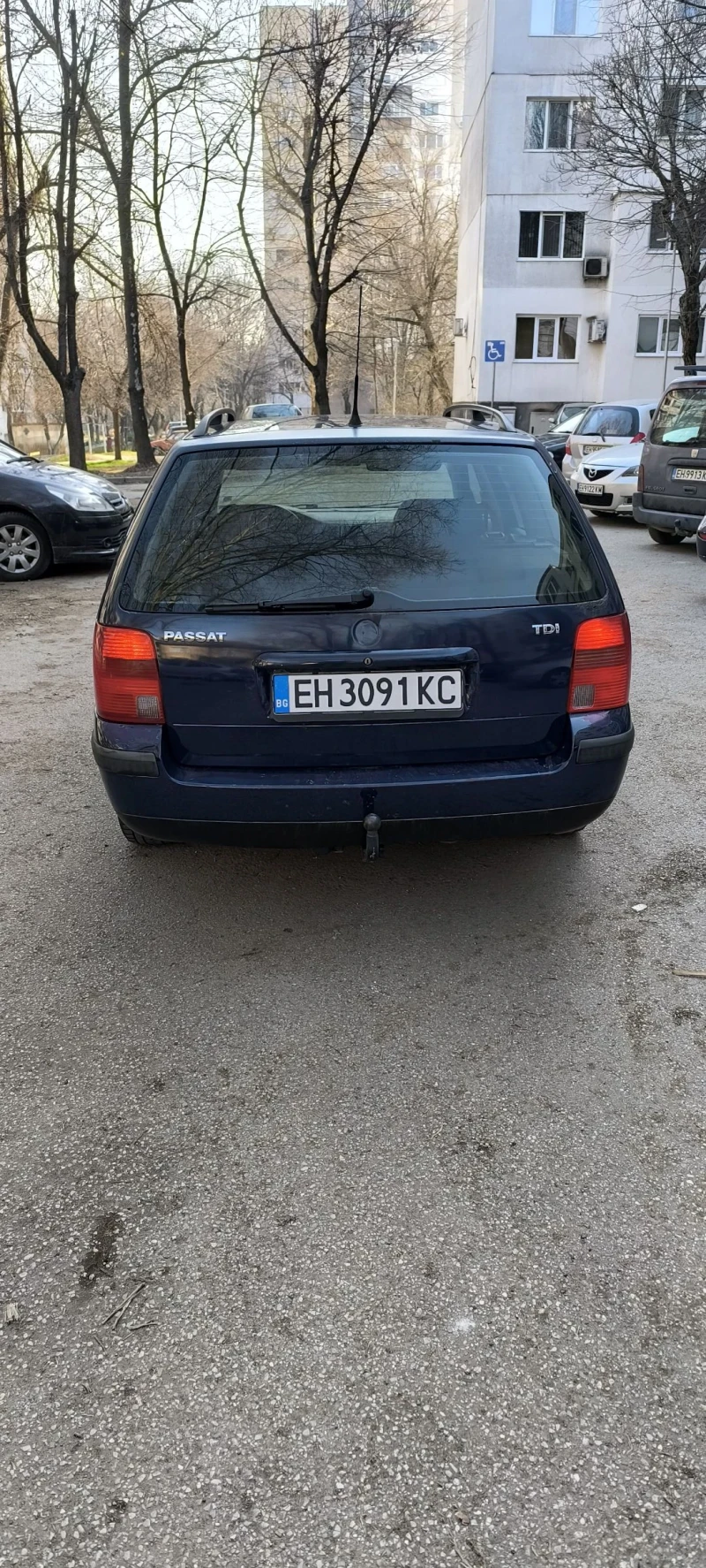 VW Passat 1.9 TDI, снимка 2 - Автомобили и джипове - 49439322