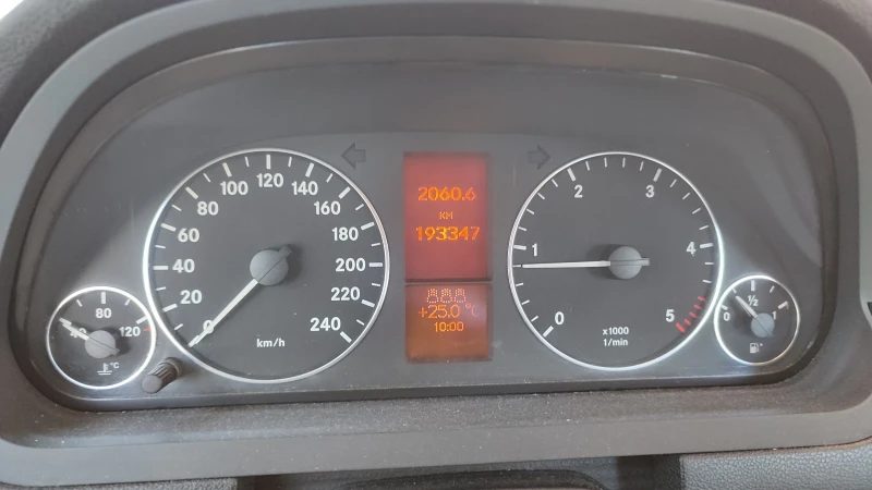 Mercedes-Benz A 180, снимка 14 - Автомобили и джипове - 52667880