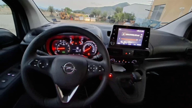 Opel Combo, снимка 11 - Автомобили и джипове - 52670237