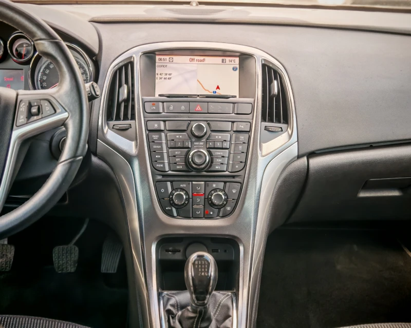 Opel Astra 1.4 ФАБРИЧНА ГАЗ, снимка 12 - Автомобили и джипове - 52072338