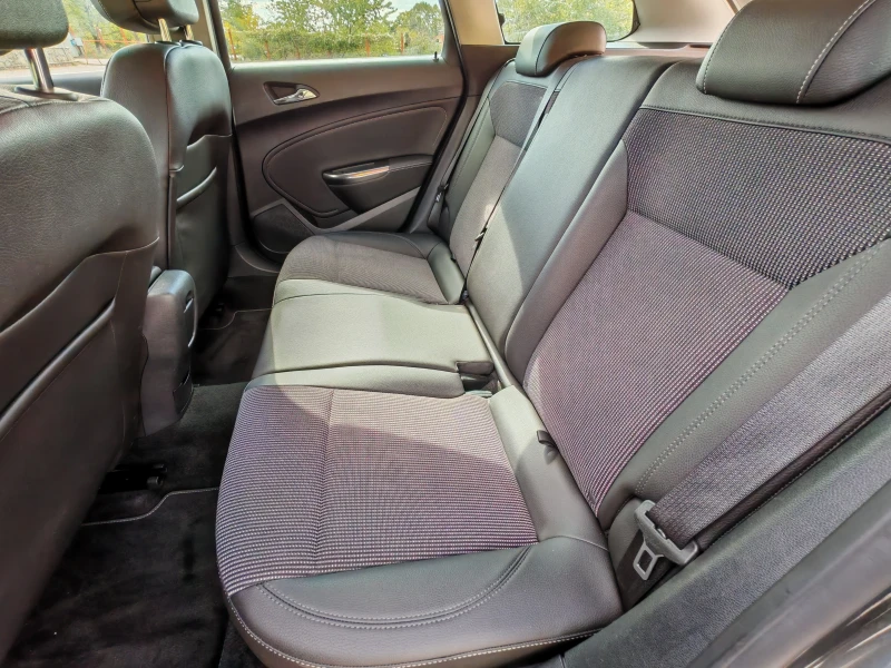 Opel Astra 1.4 ФАБРИЧНА ГАЗ, снимка 10 - Автомобили и джипове - 52072338