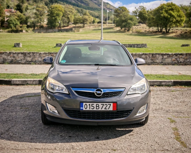 Opel Astra 1.4 ФАБРИЧНА ГАЗ, снимка 2 - Автомобили и джипове - 52072338