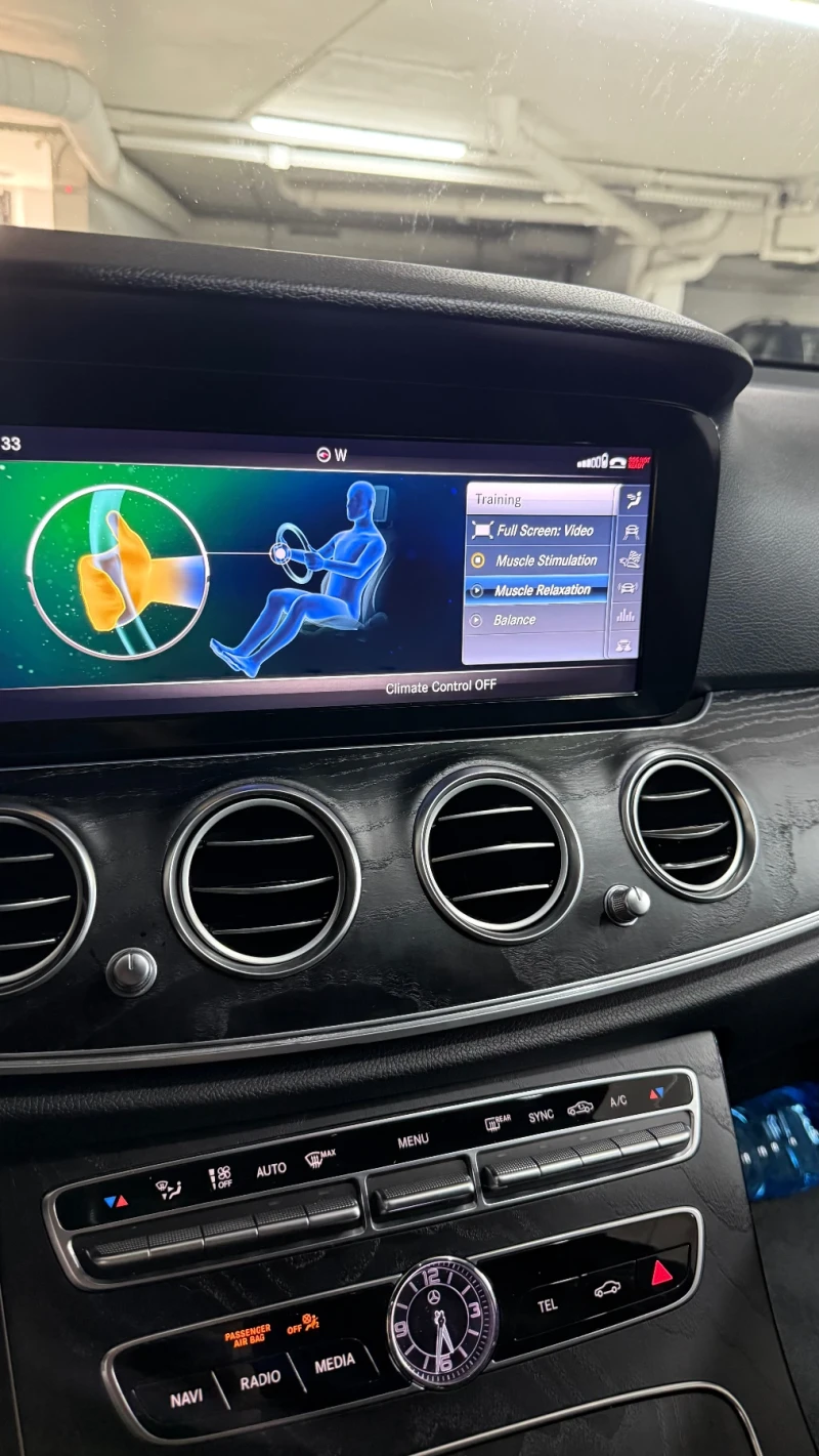 Mercedes-Benz E 400  Лизинг/AMG/Keyless/Burmester/Panorama/78000k km, снимка 17 - Автомобили и джипове - 52357115