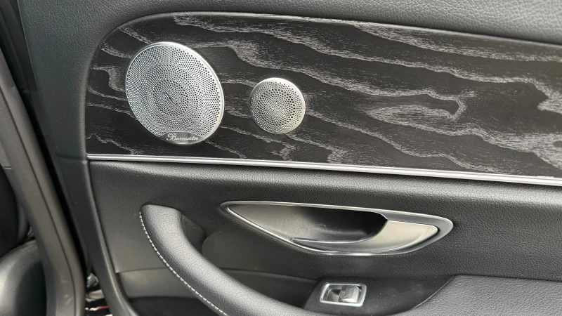 Mercedes-Benz E 400 V6 333Кс /AMG/Keyless/Burmester/Panorama/78000k km, снимка 12 - Автомобили и джипове - 53239760