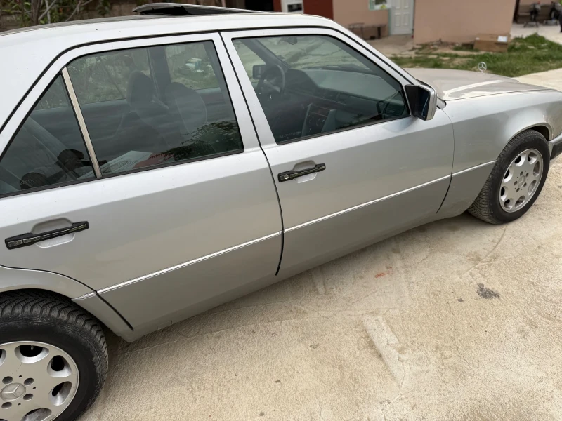 Mercedes-Benz 124, снимка 6 - Автомобили и джипове - 52296528