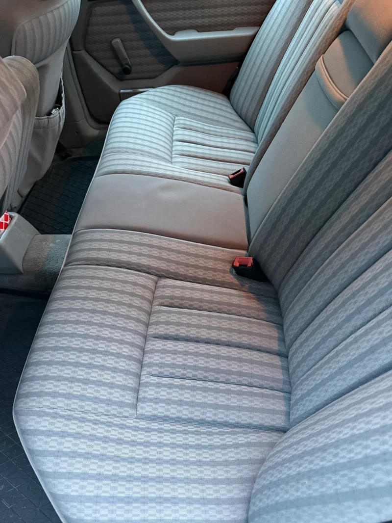 Mercedes-Benz 124, снимка 12 - Автомобили и джипове - 52296528