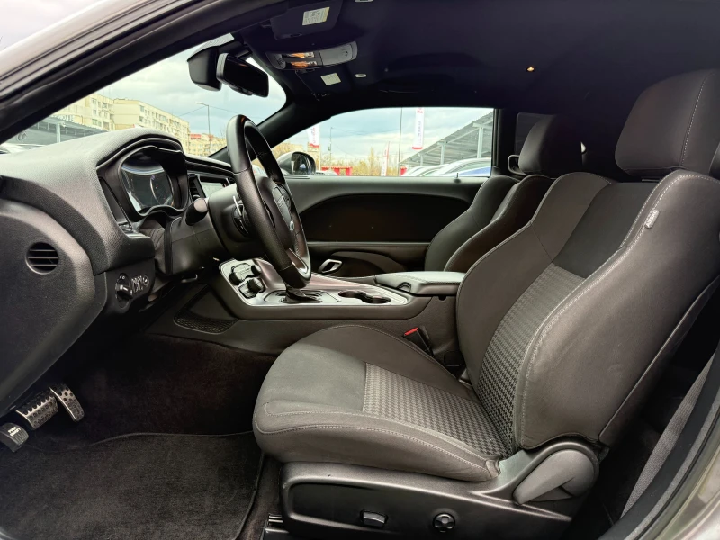 Dodge Challenger R/T 5.7 HEMI, снимка 9 - Автомобили и джипове - 52503808