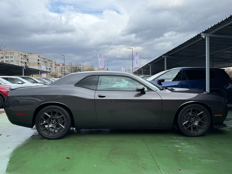 Dodge Challenger R/T 5.7 HEMI, снимка 4 - Автомобили и джипове - 52503808