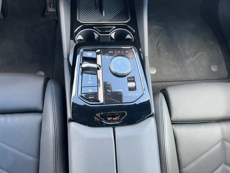 BMW i5 eDrive40/ M-SPORT/ B&W/ 360/ LED/ SHADOW LINE/ , снимка 9 - Автомобили и джипове - 52573167