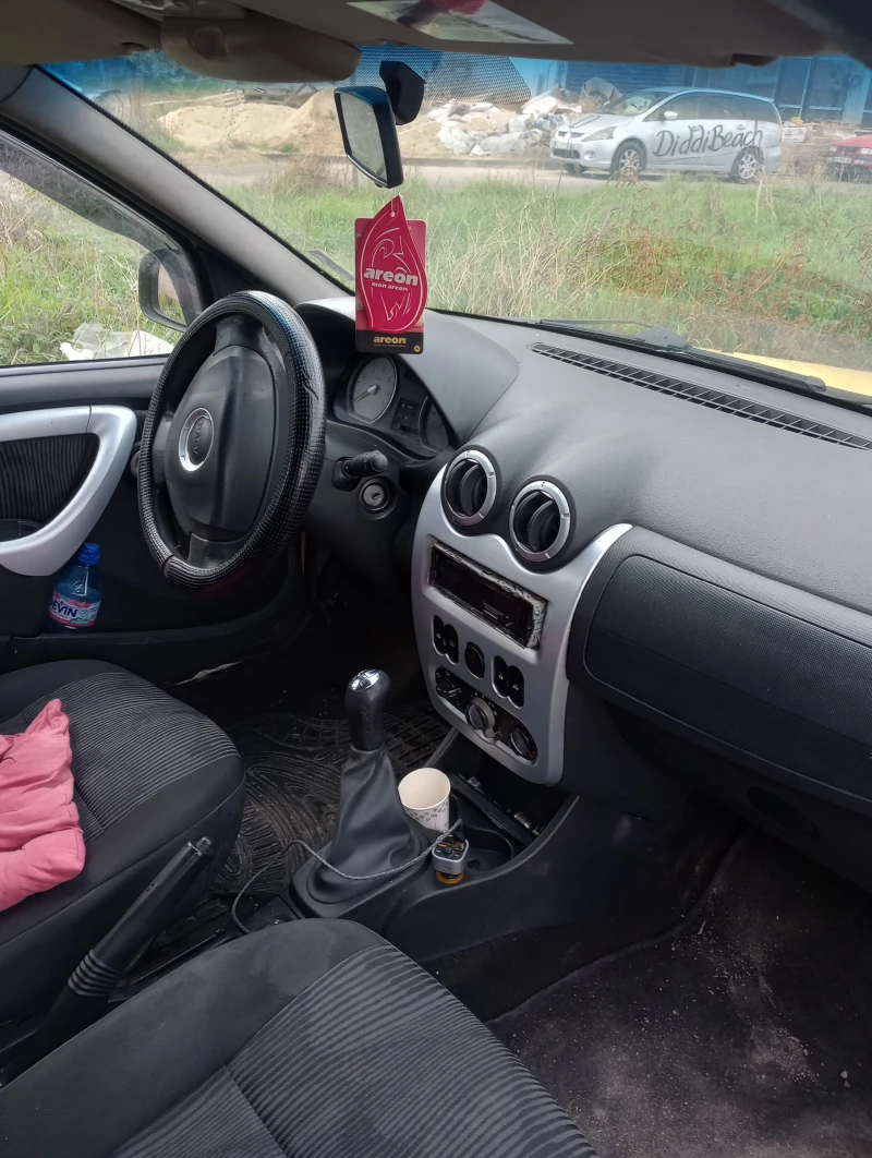 Dacia Logan 1.6, снимка 3 - Автомобили и джипове - 52834530