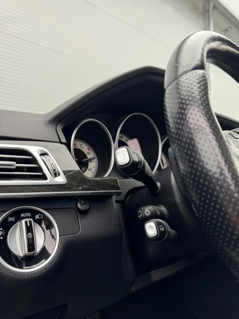 Mercedes-Benz E 350 Перфектна/FULL екстри!, снимка 12 - Автомобили и джипове - 53132415