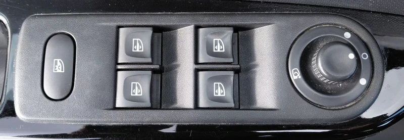 Renault Captur 1 5DCI, euro 5, AUTOMAT , снимка 12 - Автомобили и джипове - 53299641