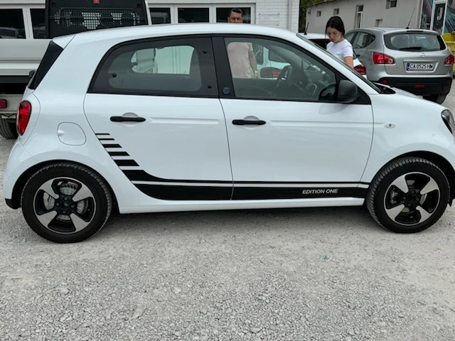 Smart Forfour, снимка 2 - Автомобили и джипове - 48095924