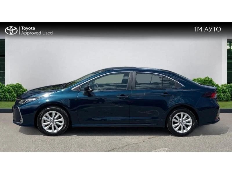 Toyota Corolla SDN 1.5 6MT EXECUTIVE MY25 - НОВА, снимка 3 - Автомобили и джипове - 54843677