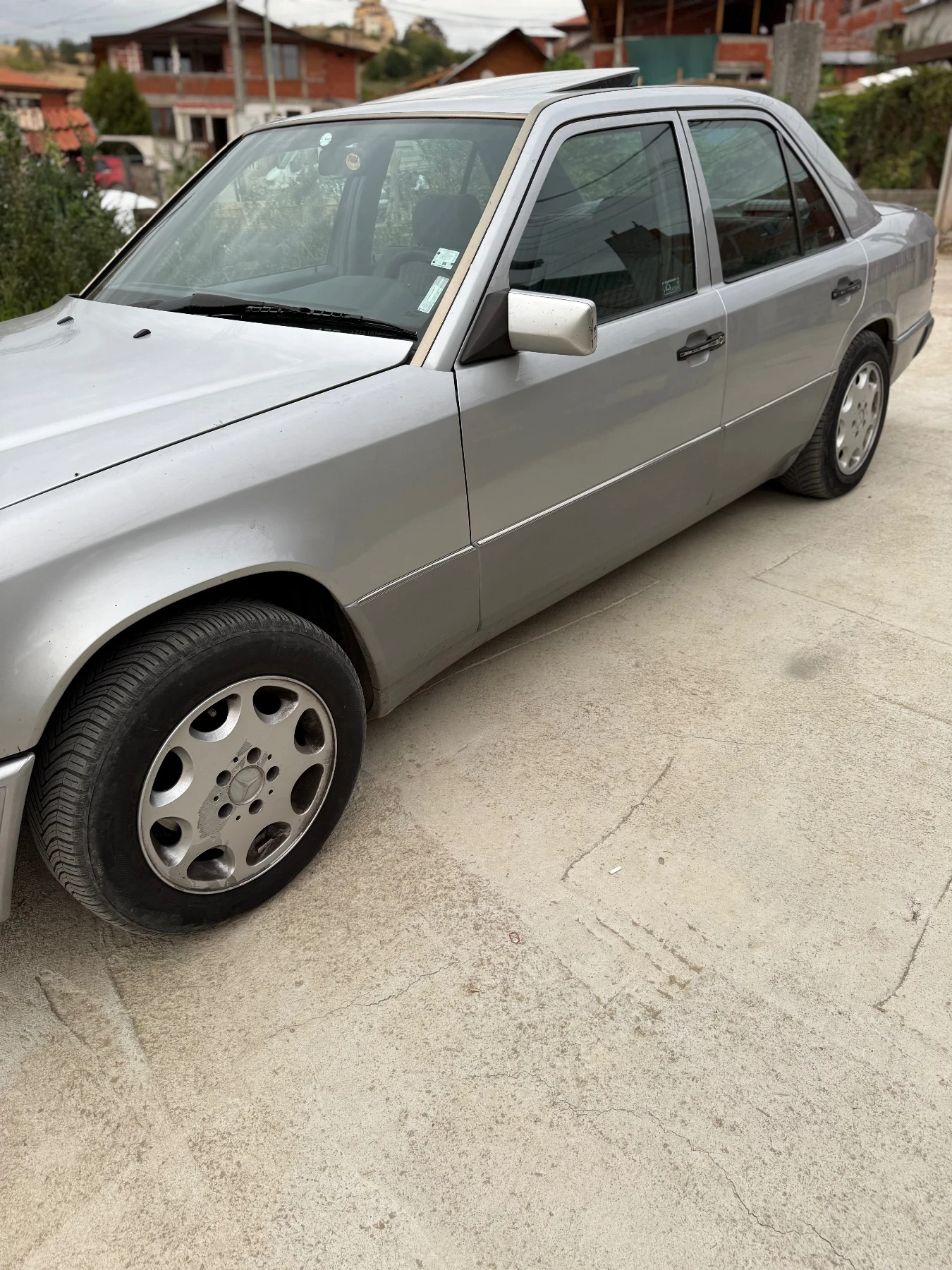 Mercedes-Benz 124  - изображение 3