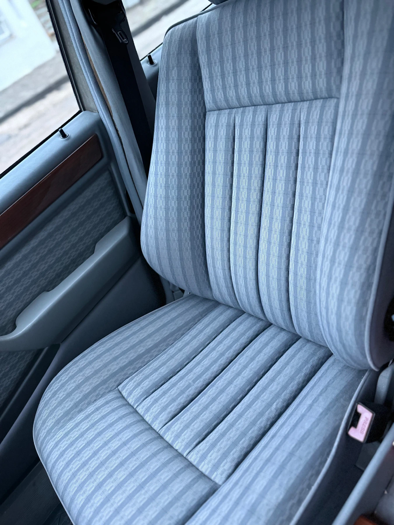 Mercedes-Benz 124  - изображение 10