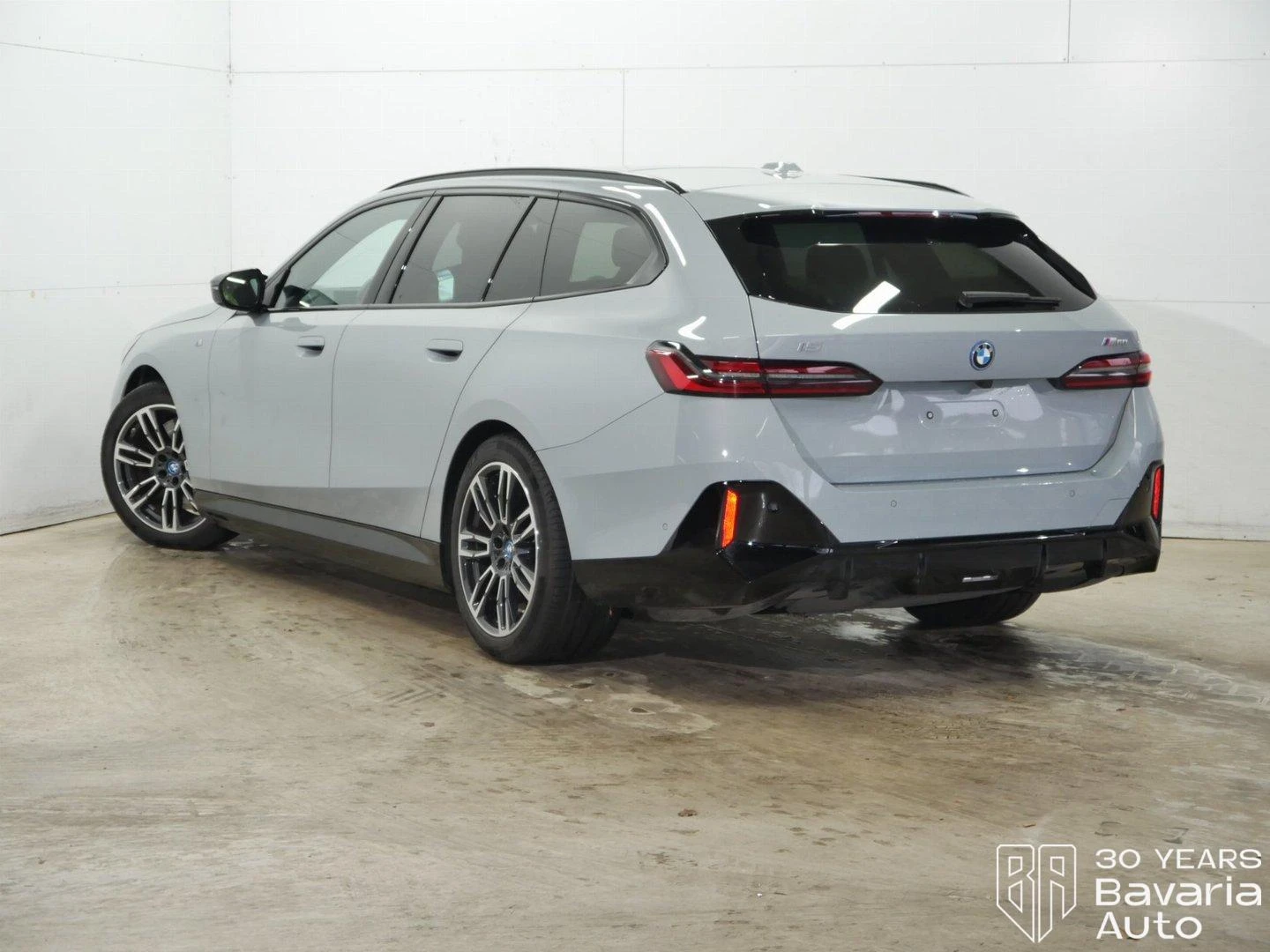 BMW i5 M60 xDrive Touring | Mobile.bg   2