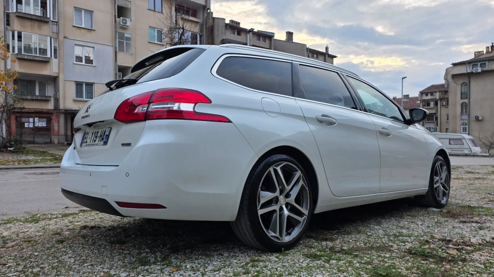 Peugeot 308 2.0 Автоматик Allure  - изображение 9