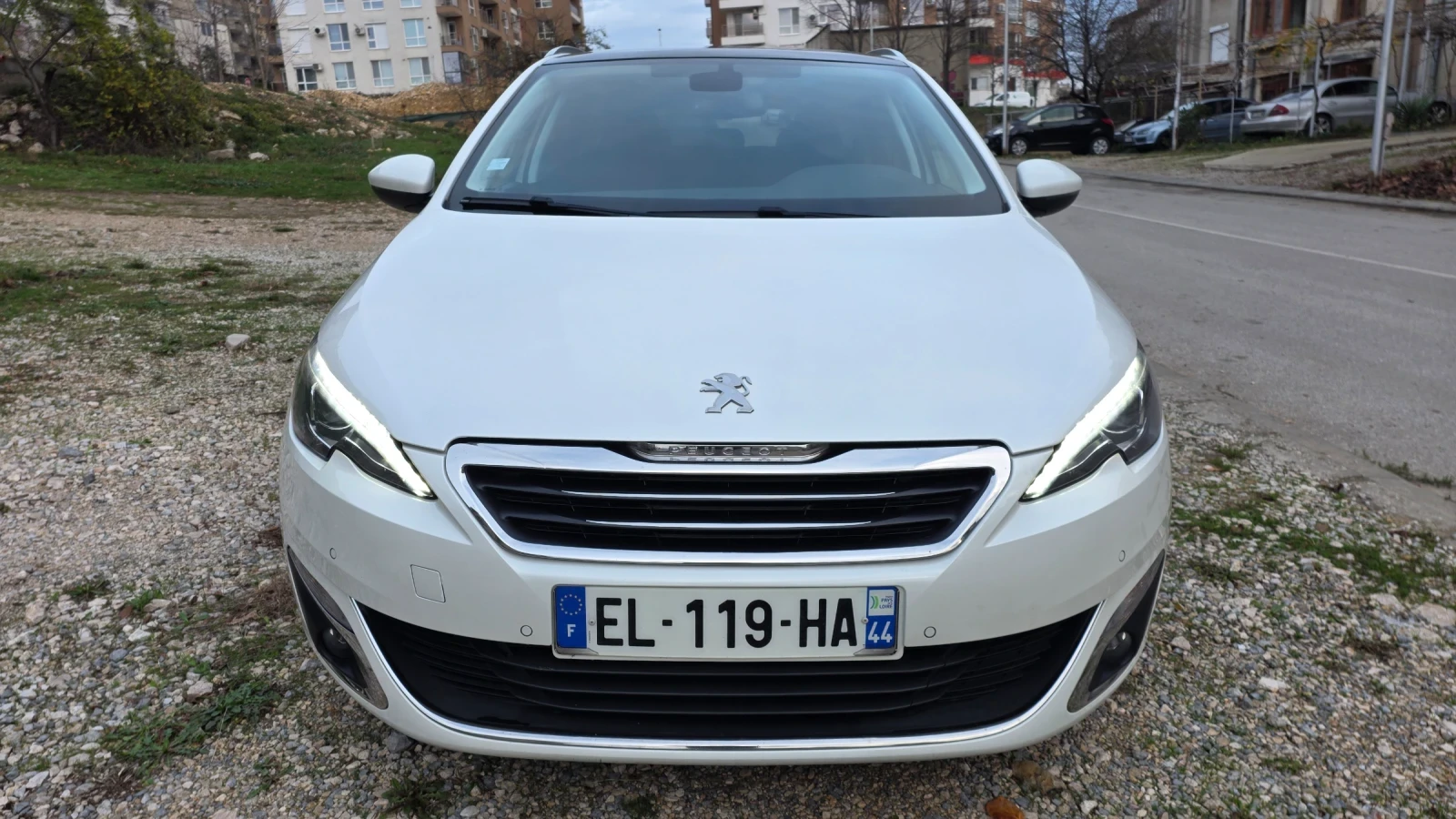 Peugeot 308 2.0 Автоматик Allure  - изображение 2