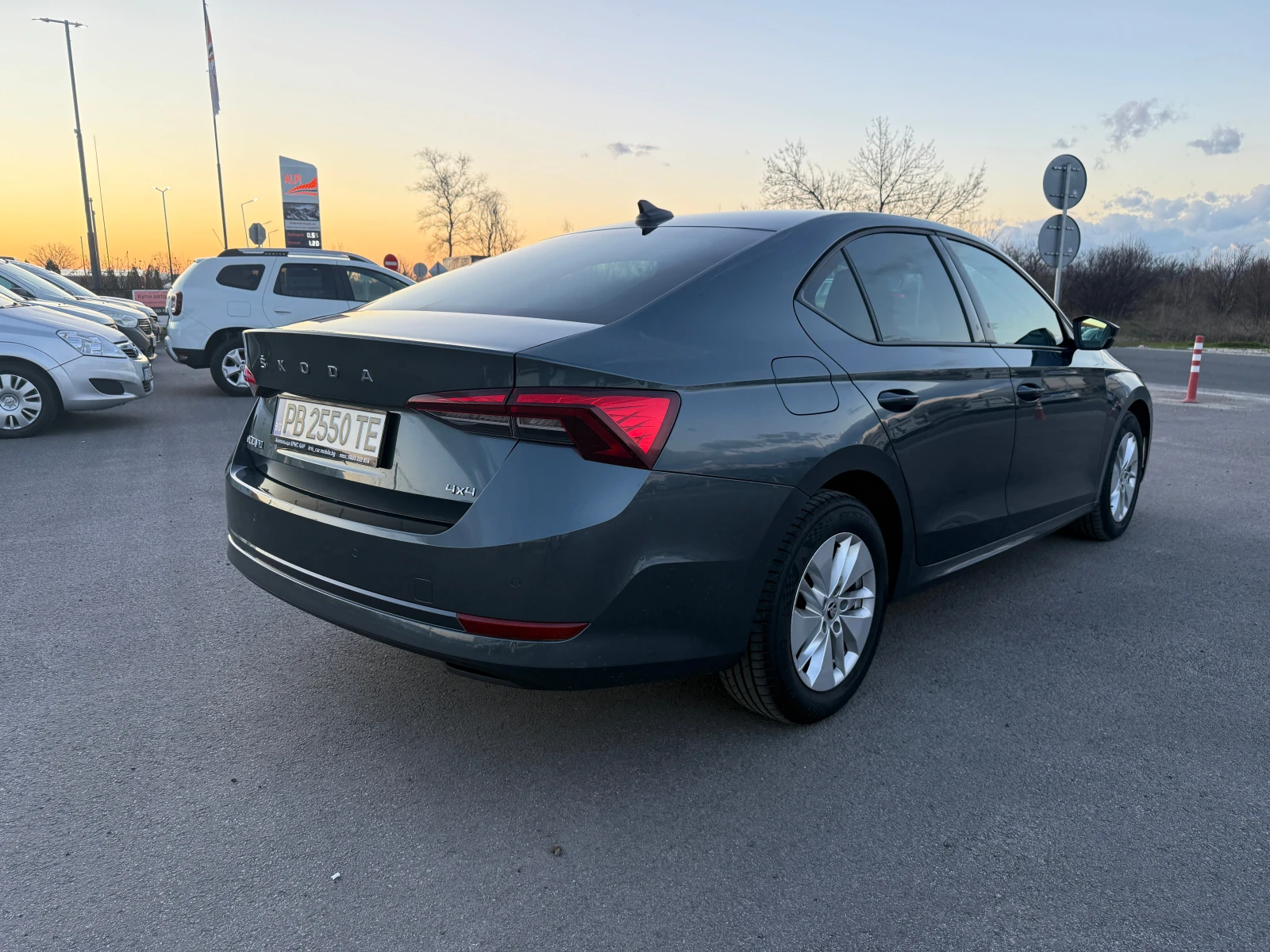 Skoda Octavia 4Х4 А/Т 150кс, снимка 5 - Автомобили и джипове - 53353226