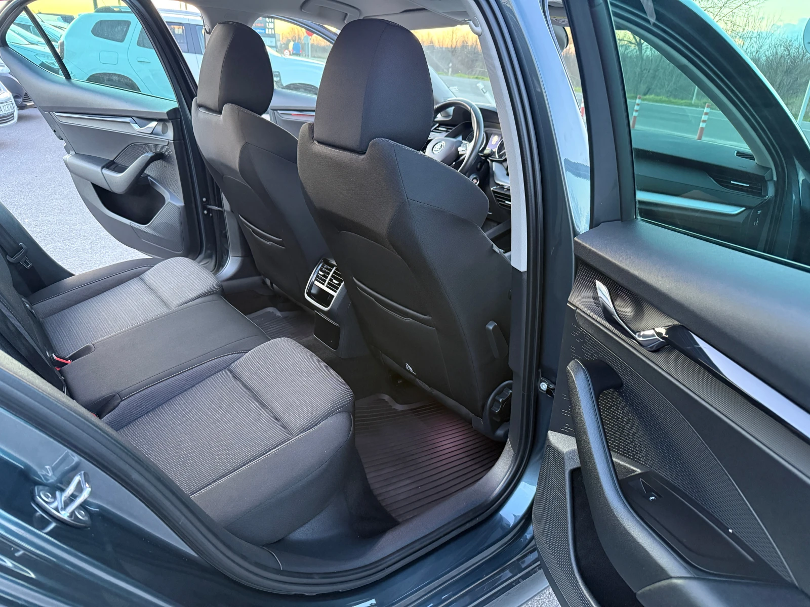 Skoda Octavia 4Х4 А/Т 150кс, снимка 9 - Автомобили и джипове - 53353226