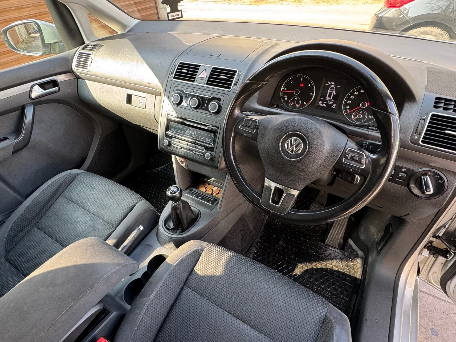 VW Touran 7 места НЕ ДЪЛЖИ МИТО, снимка 10 - Автомобили и джипове - 53717819