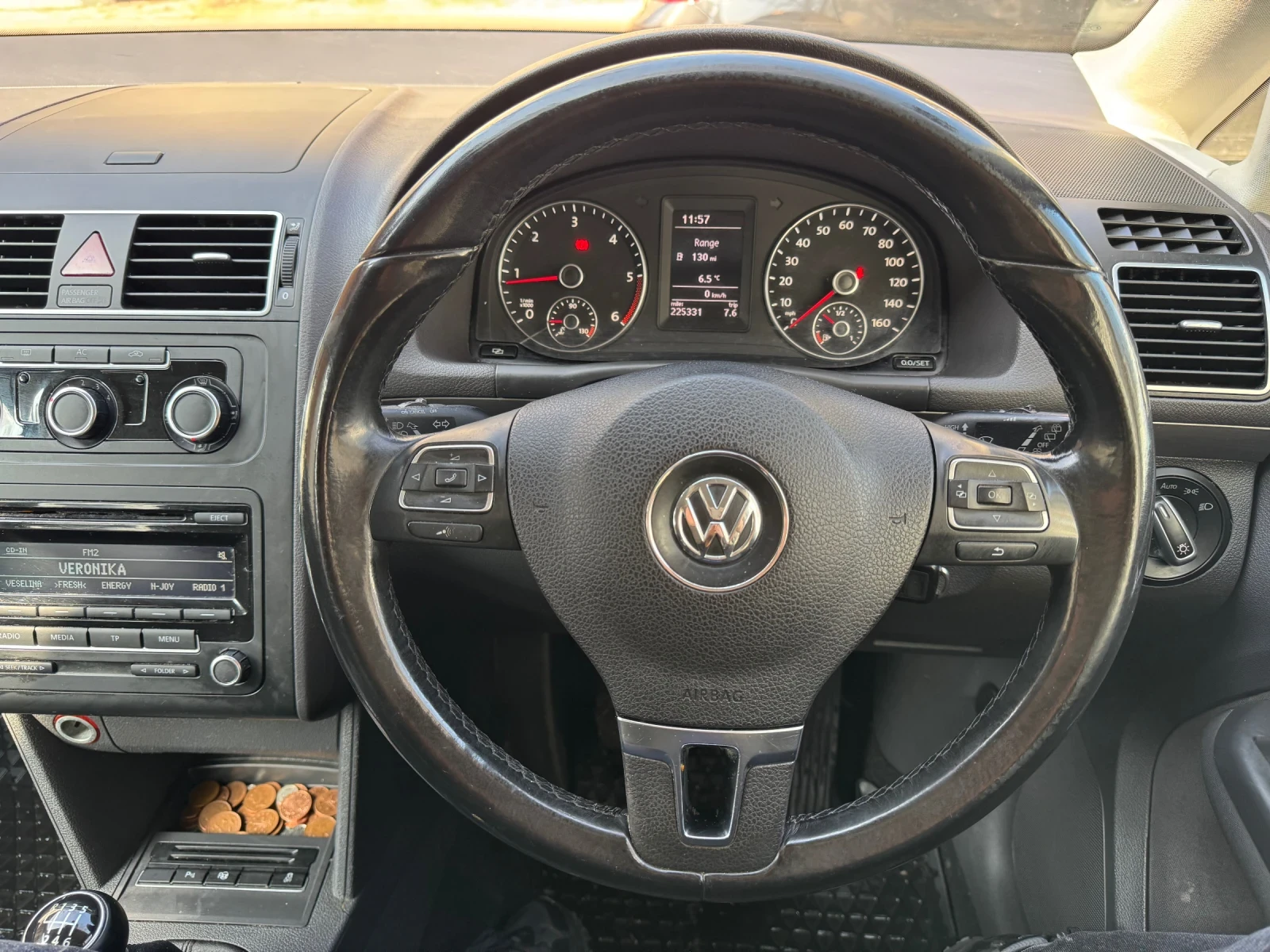 VW Touran 7 места НЕ ДЪЛЖИ МИТО, снимка 13 - Автомобили и джипове - 53717819