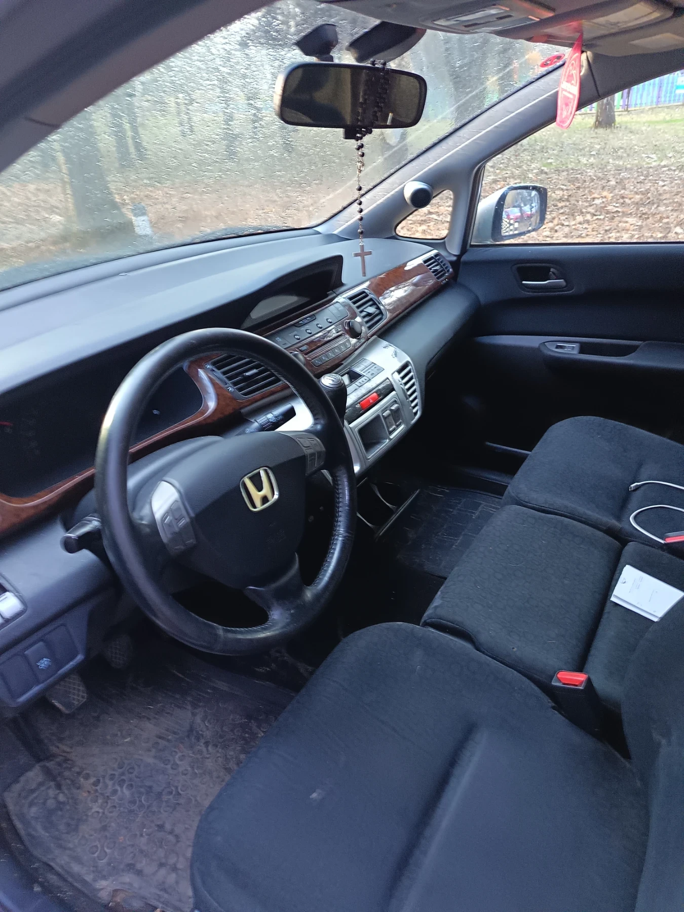 Honda Fr-v, снимка 4 - Автомобили и джипове - 53726137