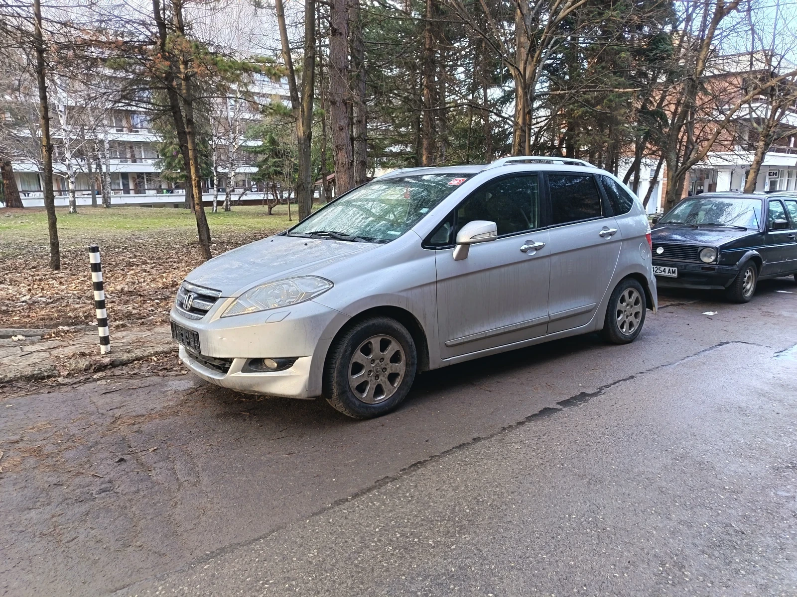 Honda Fr-v, снимка 2 - Автомобили и джипове - 53726137