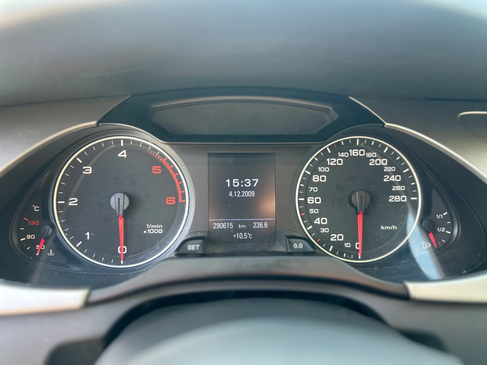 Audi A4 2.0, снимка 12 - Автомобили и джипове - 53740287