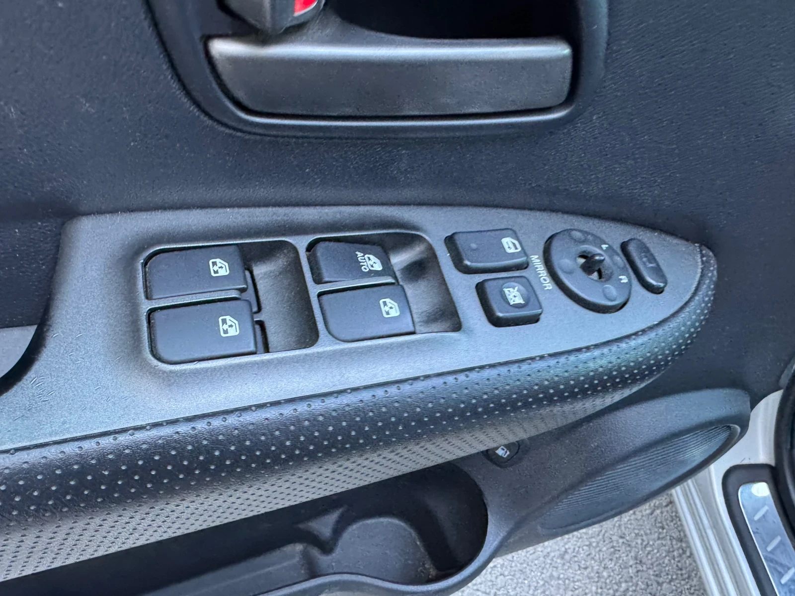 Kia Carens АВТОМАТИК!, снимка 13 - Автомобили и джипове - 53852192