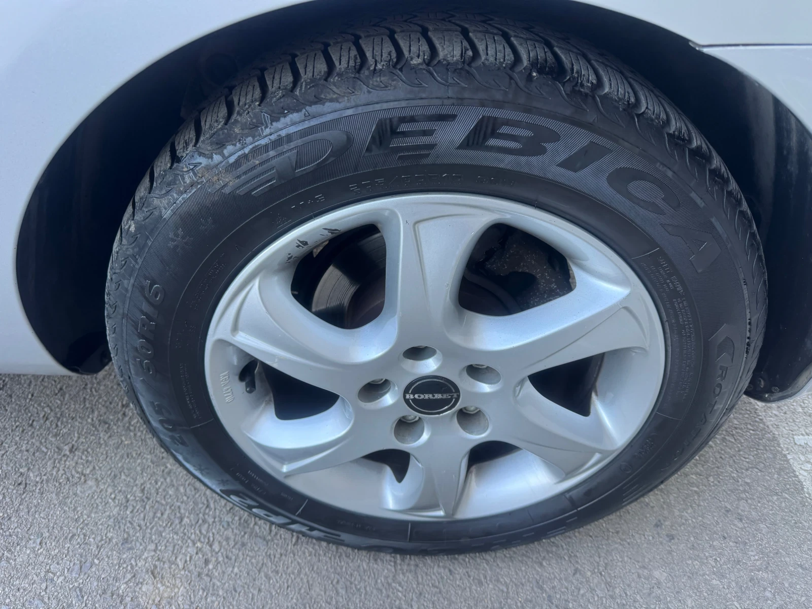 Kia Carens АВТОМАТИК!, снимка 14 - Автомобили и джипове - 53852192