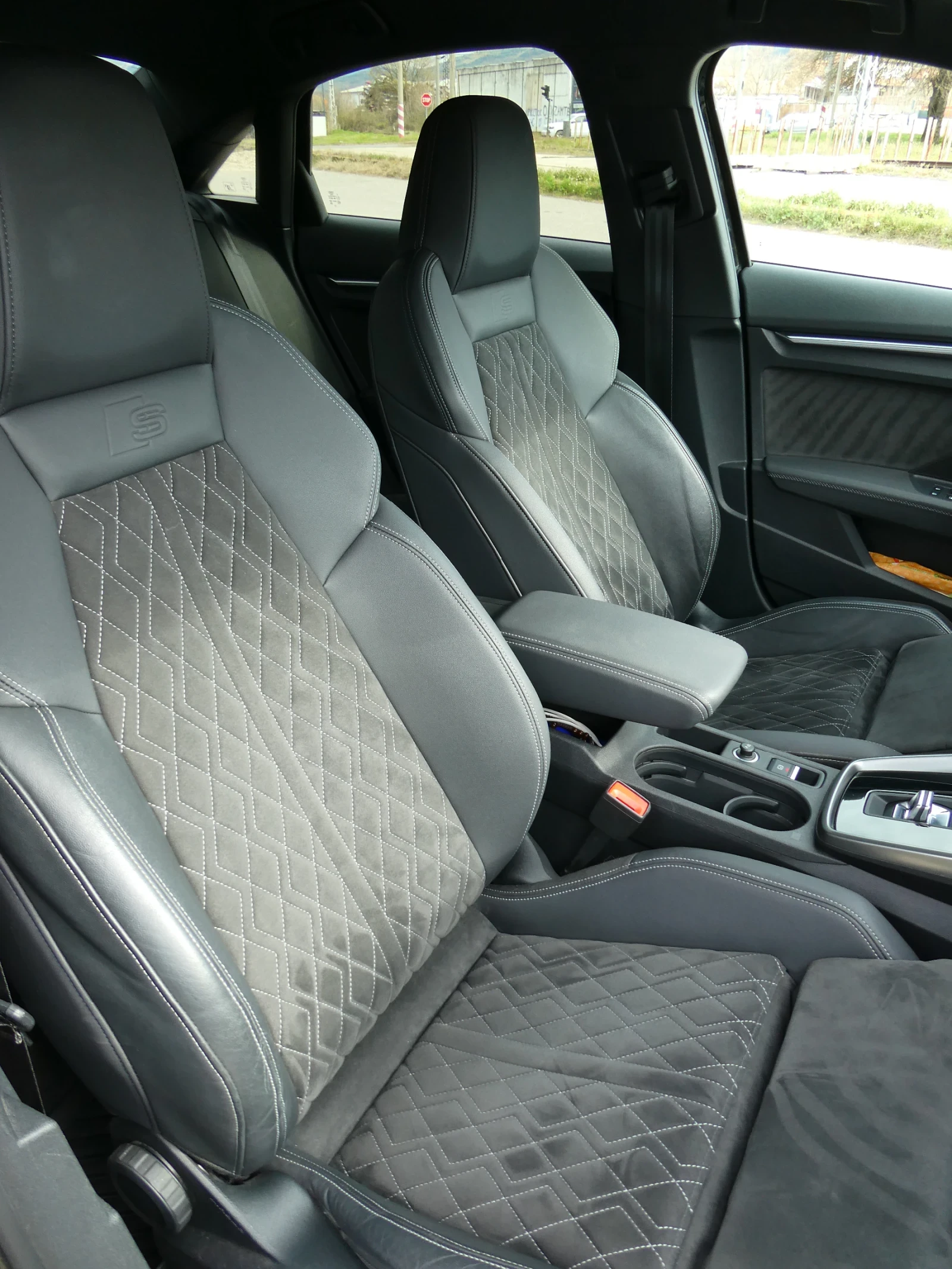 Audi A3 35 TFSI - S Line, снимка 10 - Автомобили и джипове - 53935778