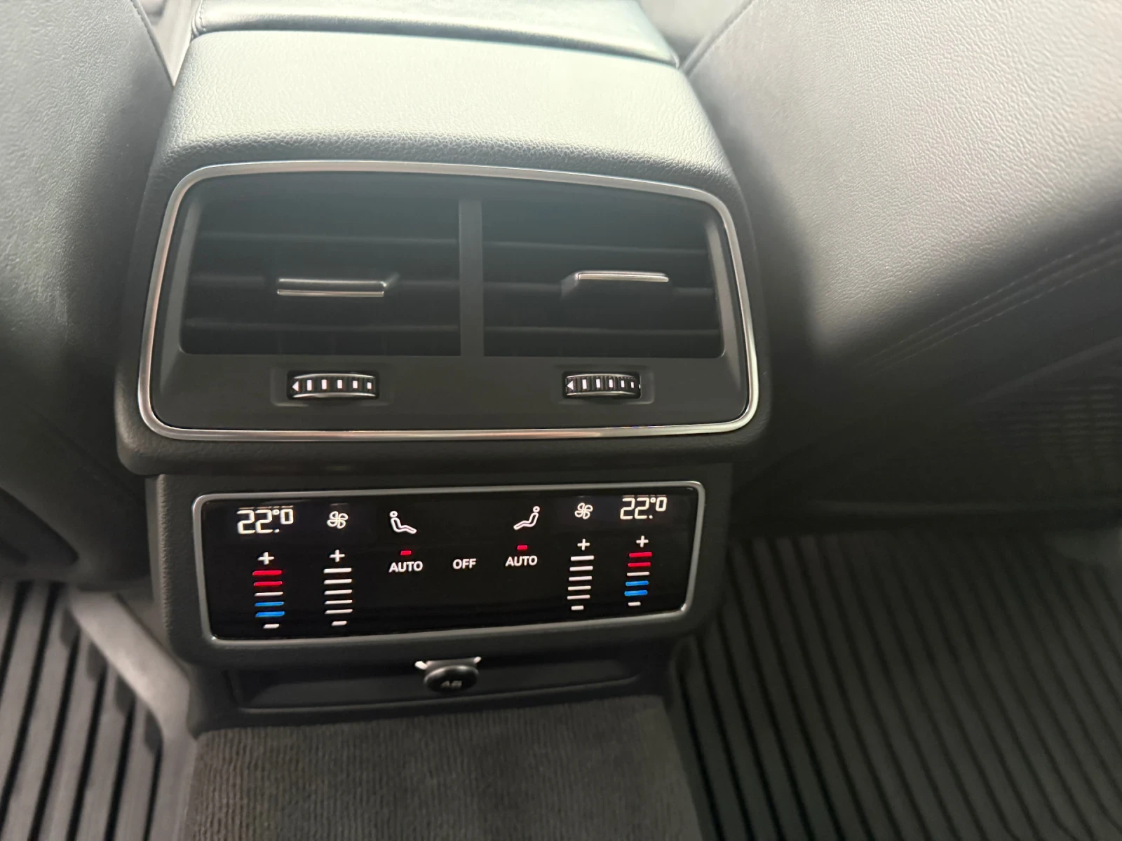 Audi A6 45TDI 231HP S-Line , снимка 10 - Автомобили и джипове - 54059943