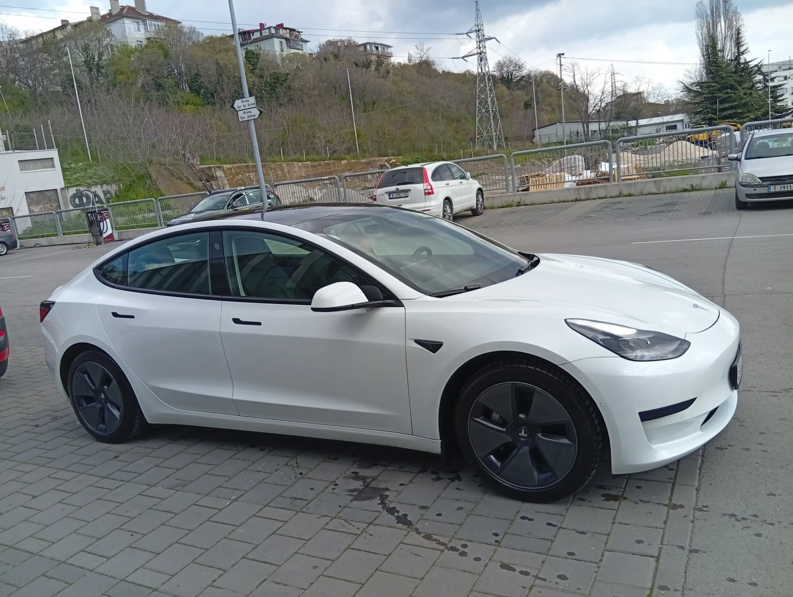 Tesla Model 3 Tesla Model 3 SR+ /LFP/Термопомпа/Гаранция/ДДС, снимка 3 - Автомобили и джипове - 54237870