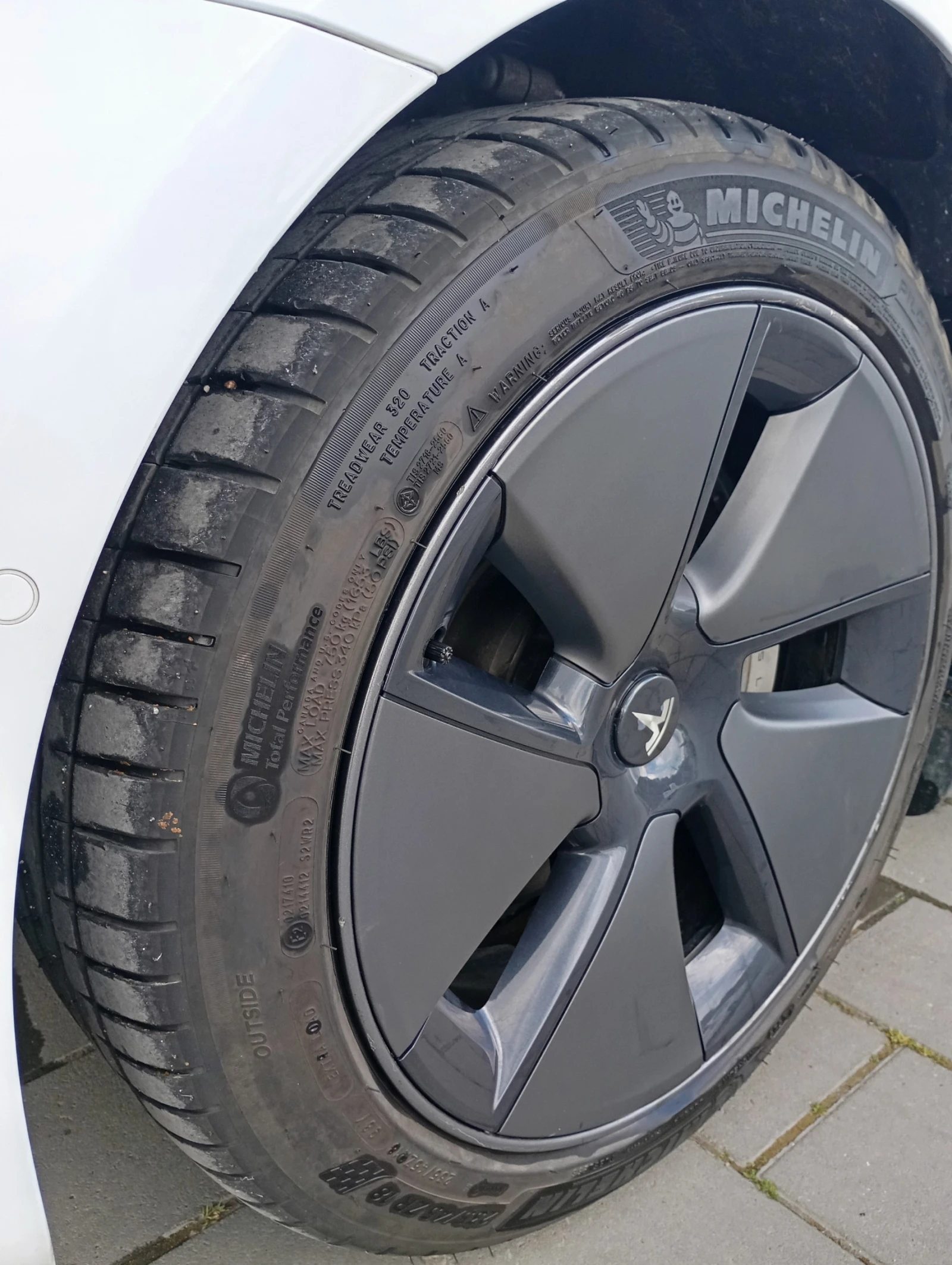 Tesla Model 3 Tesla Model 3 SR+ /LFP/Термопомпа/Гаранция/ДДС, снимка 16 - Автомобили и джипове - 54237870