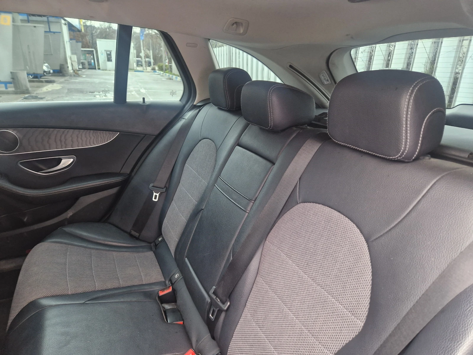 Mercedes-Benz C 220 AMG, снимка 8 - Автомобили и джипове - 54443367