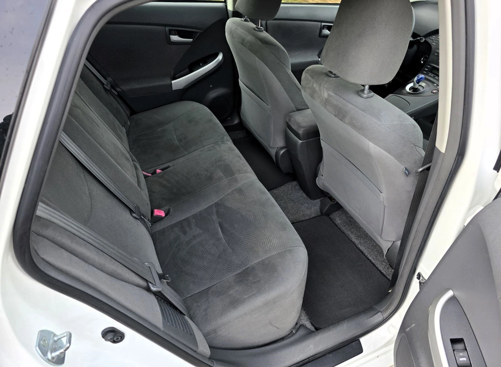 Toyota Prius 1.8Hybrid/136/e-CVT | Mobile.bg � ����������� 12