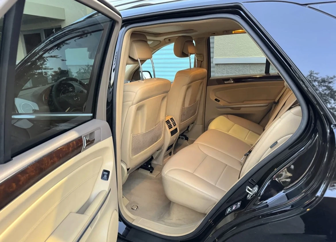 Mercedes-Benz ML 550 AMG* 4MATIC* FACELIFT* HK* KEYLESS* LPG* , снимка 16 - Автомобили и джипове - 55119596