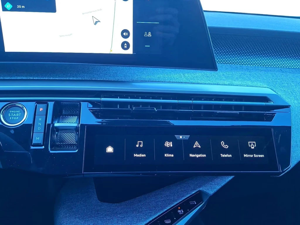 Peugeot 3008 HEV/e-DSC6/145HP/GT-LINE/CAM/NAVI/CPLAY/LED/642q, снимка 11 - Автомобили и джипове - 55801659