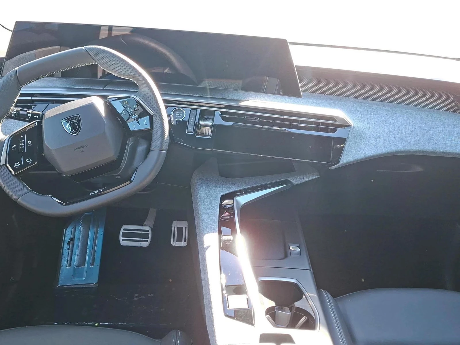 Peugeot 3008 HEV/e-DSC6/145HP/GT-LINE/CAM/NAVI/CPLAY/LED/642q, снимка 6 - Автомобили и джипове - 55801659