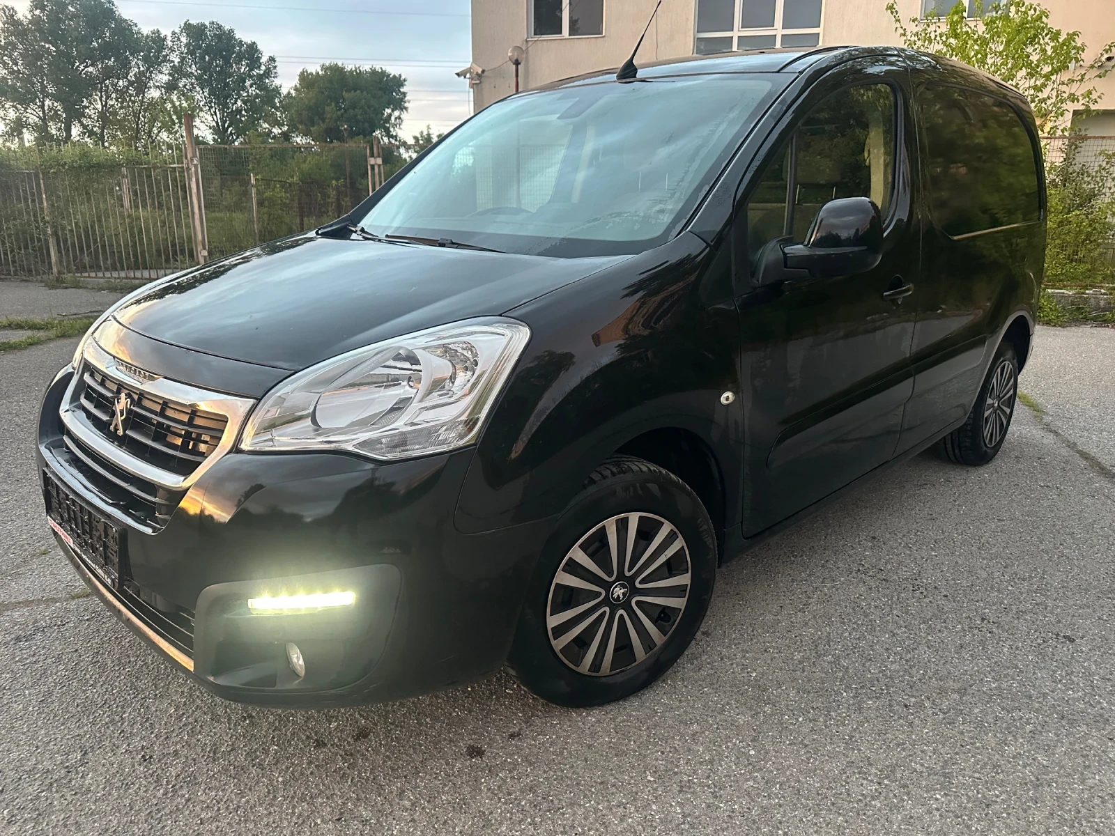 Peugeot Partner 1.6HDI euro6 Navi 