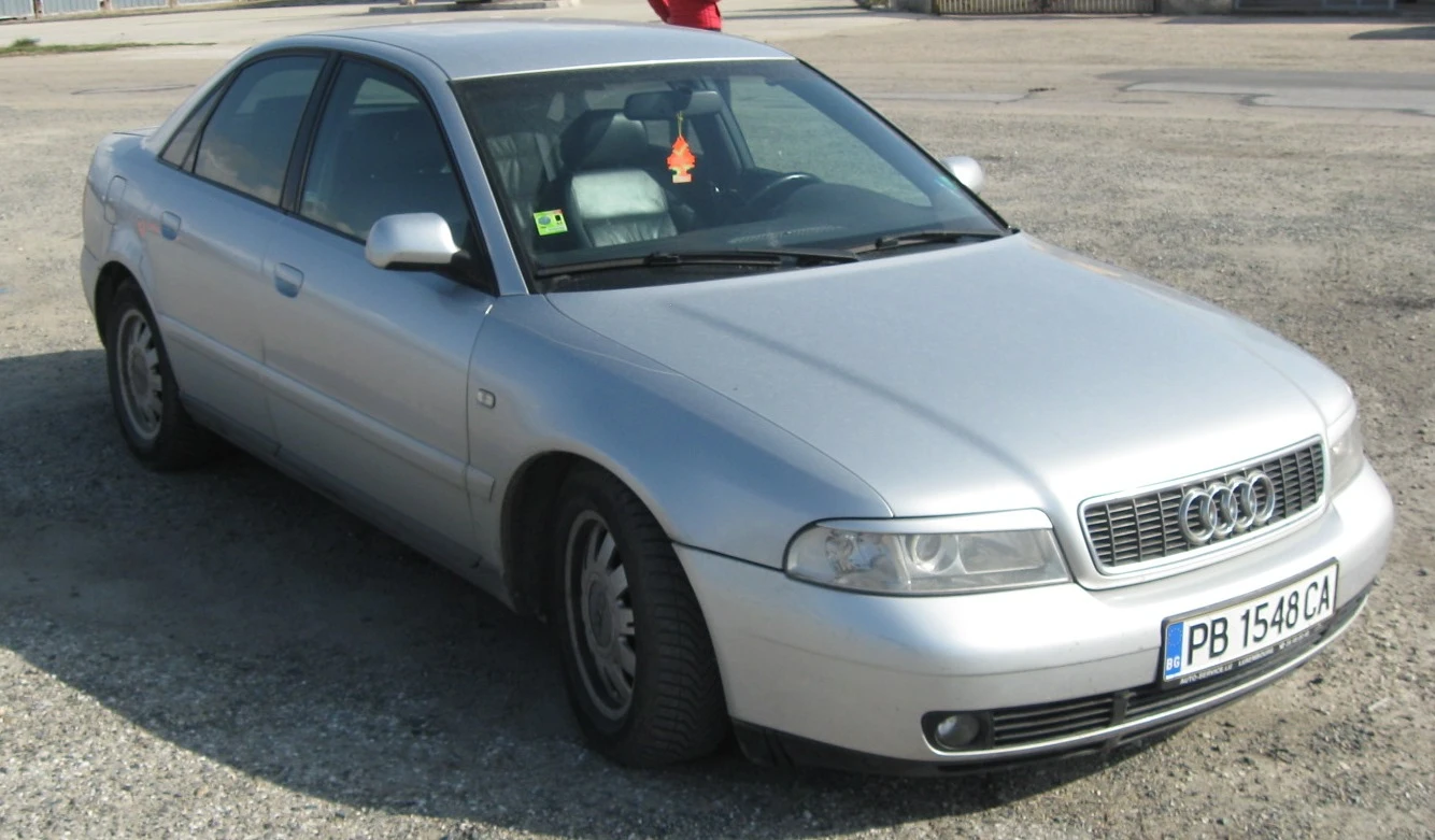 Audi A4 2, 5 TDI, снимка 5 - Автомобили и джипове - 56160312