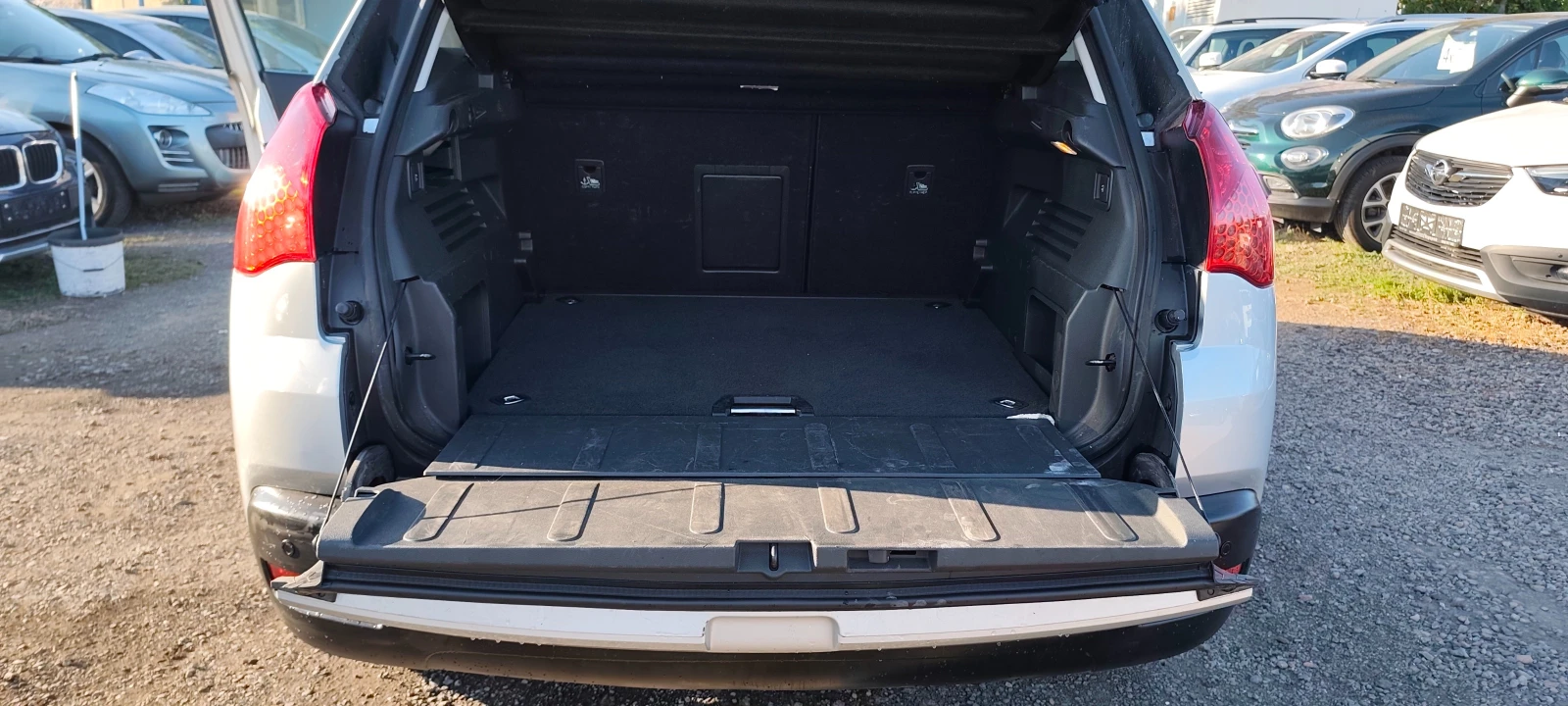 Peugeot 3008 1.6HDI - 109к.с. Автоматик 2010г Обслужен, снимка 16 - Автомобили и джипове - 56296517